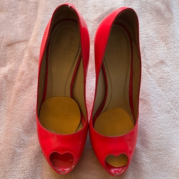 Pre owned Alexander McQueen patent leather heels - Picture 3 of 8